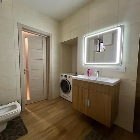 Carpatian Апартаменти *