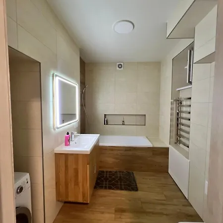 Апартаменти Carpatian